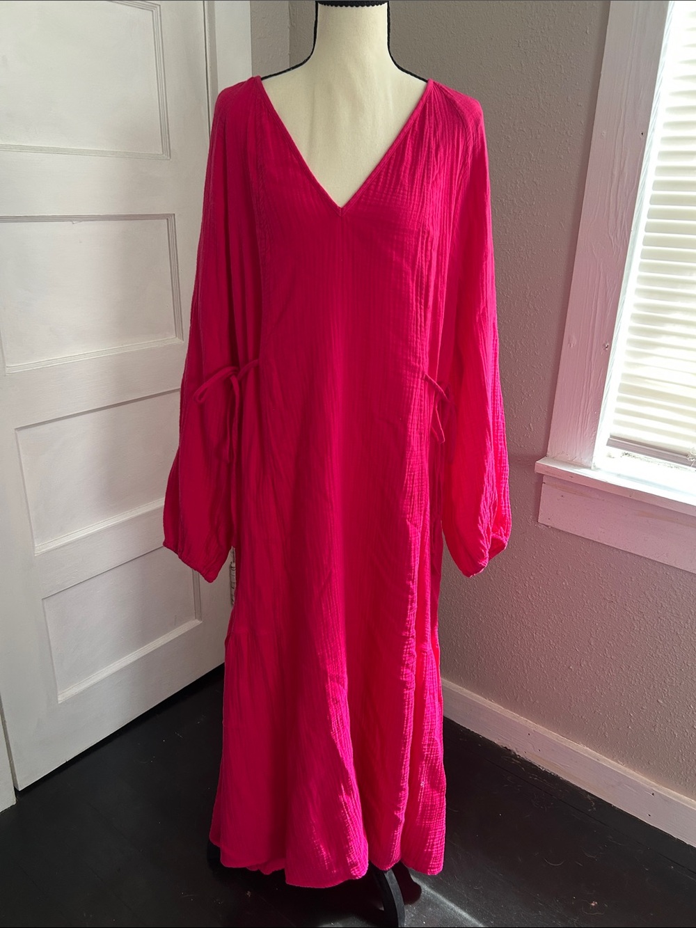 Universal Thread Bright Pink V-Neck Tie-Side Maxi Dress